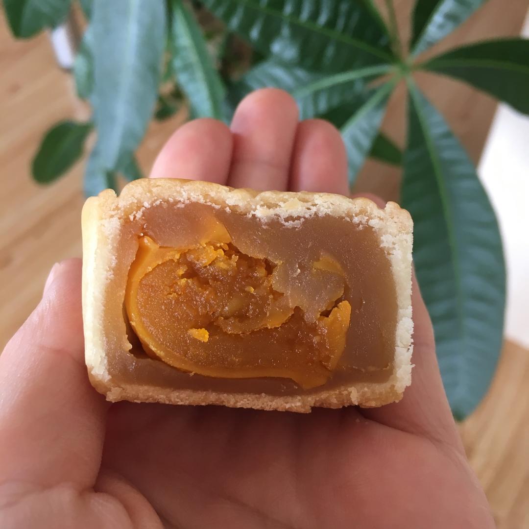 【广式月饼——蛋黄莲蓉月饼图片】手机用户0513_3mal_下厨房