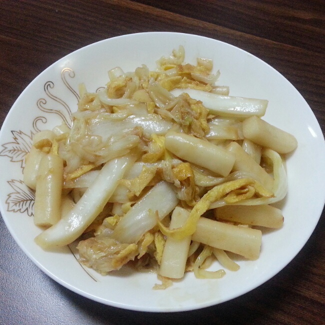 圆白菜鸡蛋炒年糕