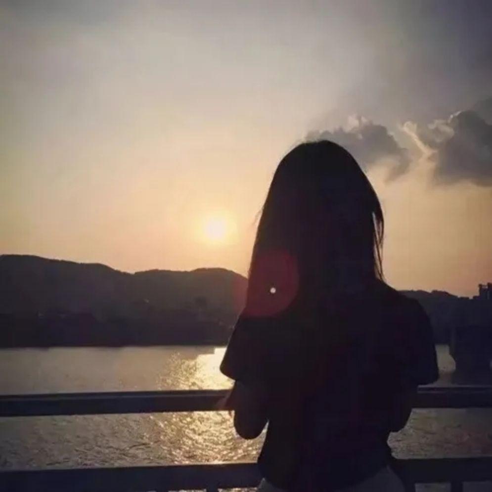 生气要吃糖的呢