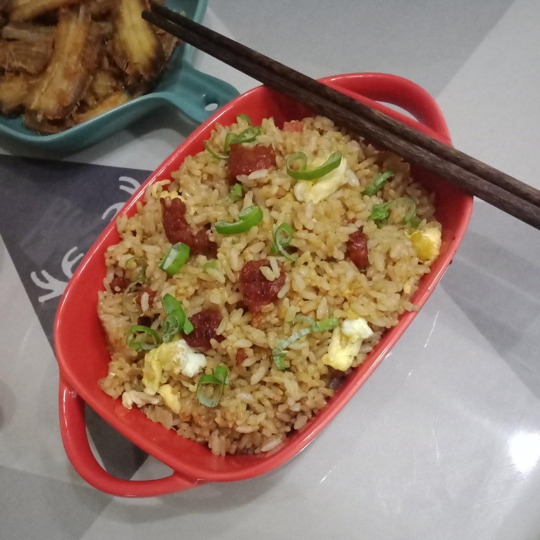 腊肠炒饭
