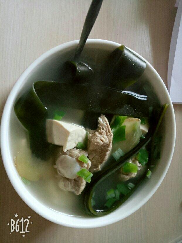 排骨海带豆腐汤