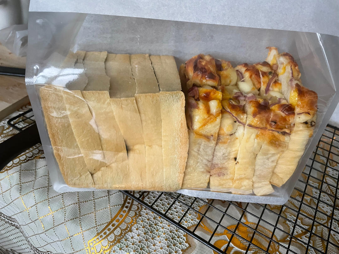 🥓洋葱培根芝士｜咸口小吐司｜大口吃肉｜超多芝士｜超满足