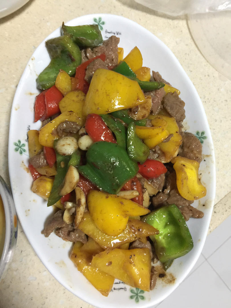 嫩炒牛肉片～～简单快手菜