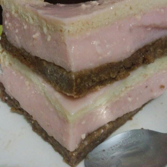 草莓酸奶慕丝蛋糕的做法