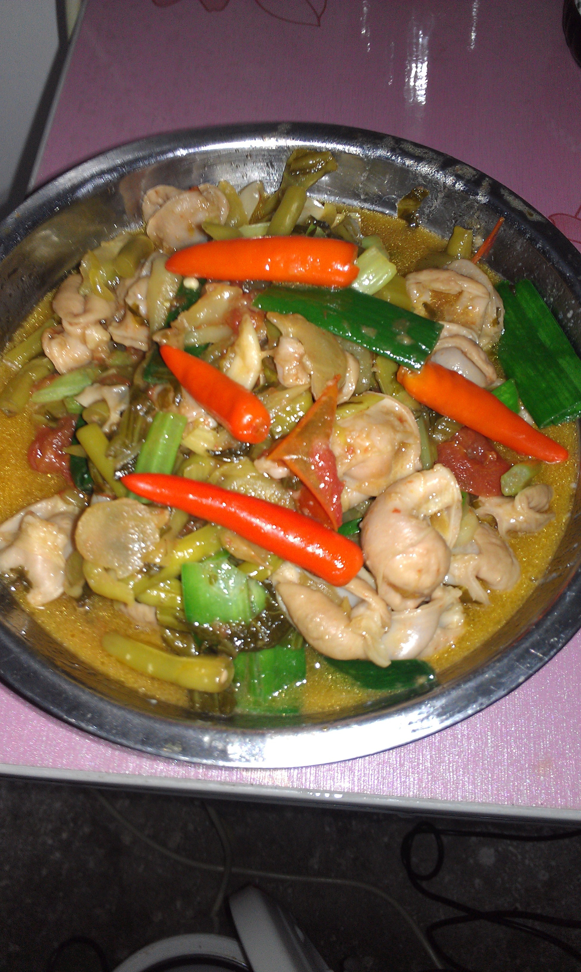 酸菜辣椒炒肥肠