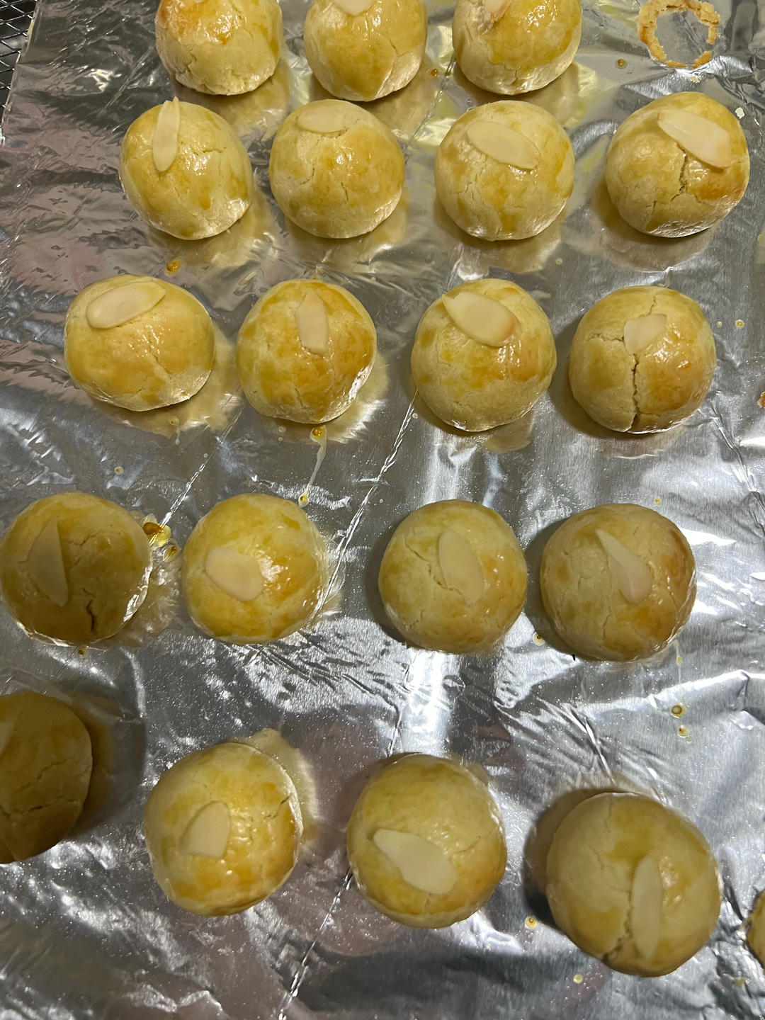 咸蛋黄肉松一口酥