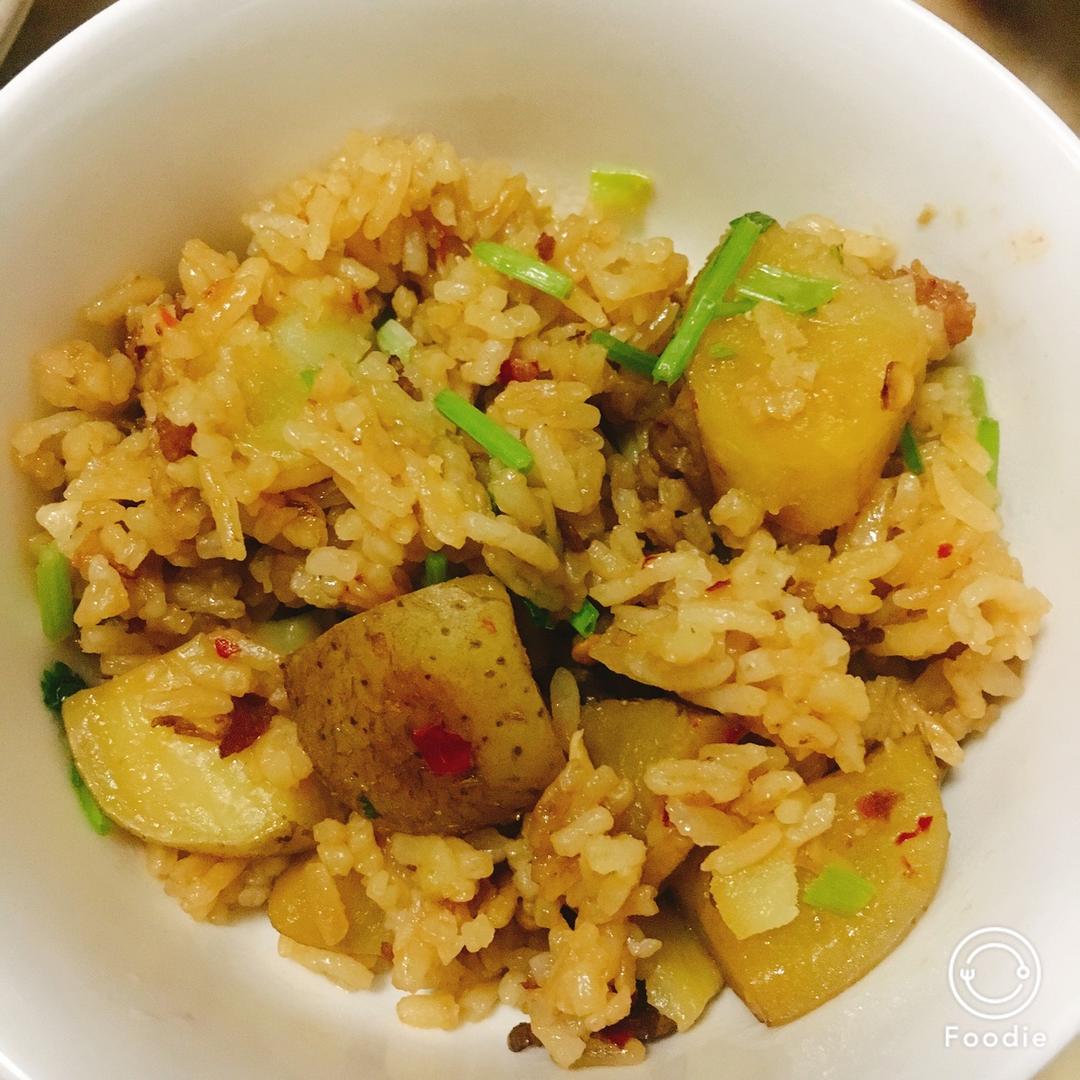 土豆焖饭（电饭锅版）