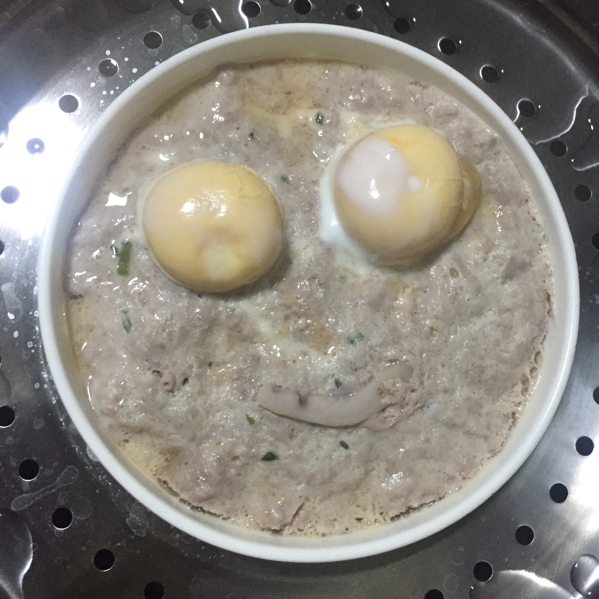 咸蛋蒸肉饼