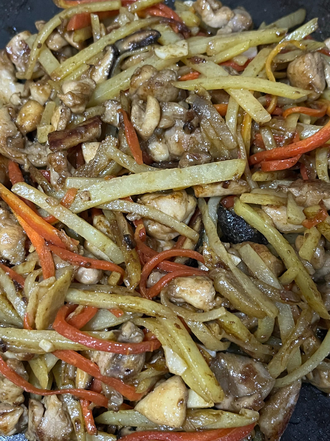 土豆胡萝卜炒鸡丁
