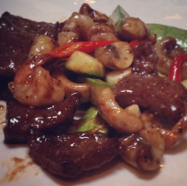 黑椒牛排（配土豆/鸡蛋，意面/蔬菜）
