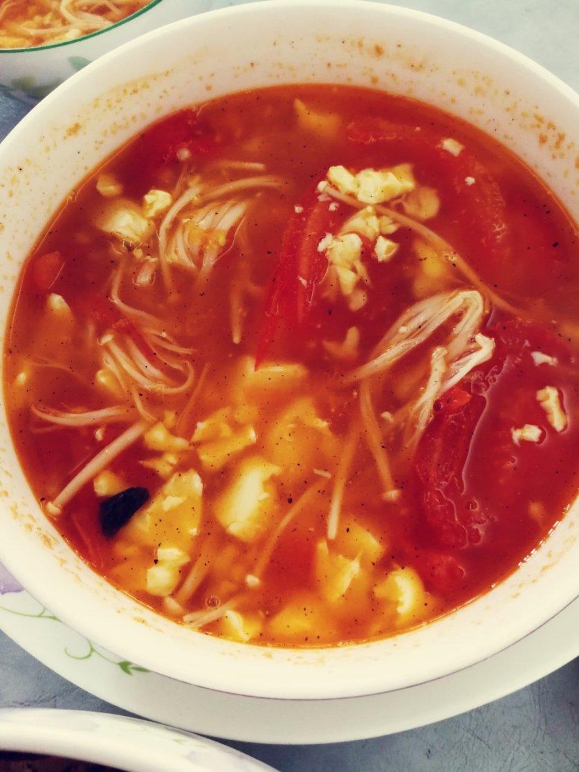 金针菇番茄豆腐汤