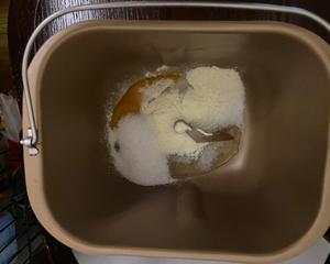 面包机版肉松培根吐司（柏翠面包机）的做法 步骤1