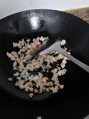 香菇，木耳虾仁蒸蛋。的做法 步骤6