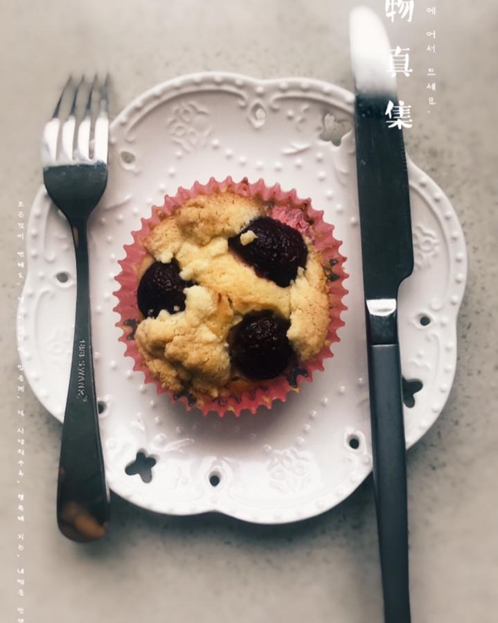 樱桃杏仁酥纸杯蛋糕 Cherry Cupcakes