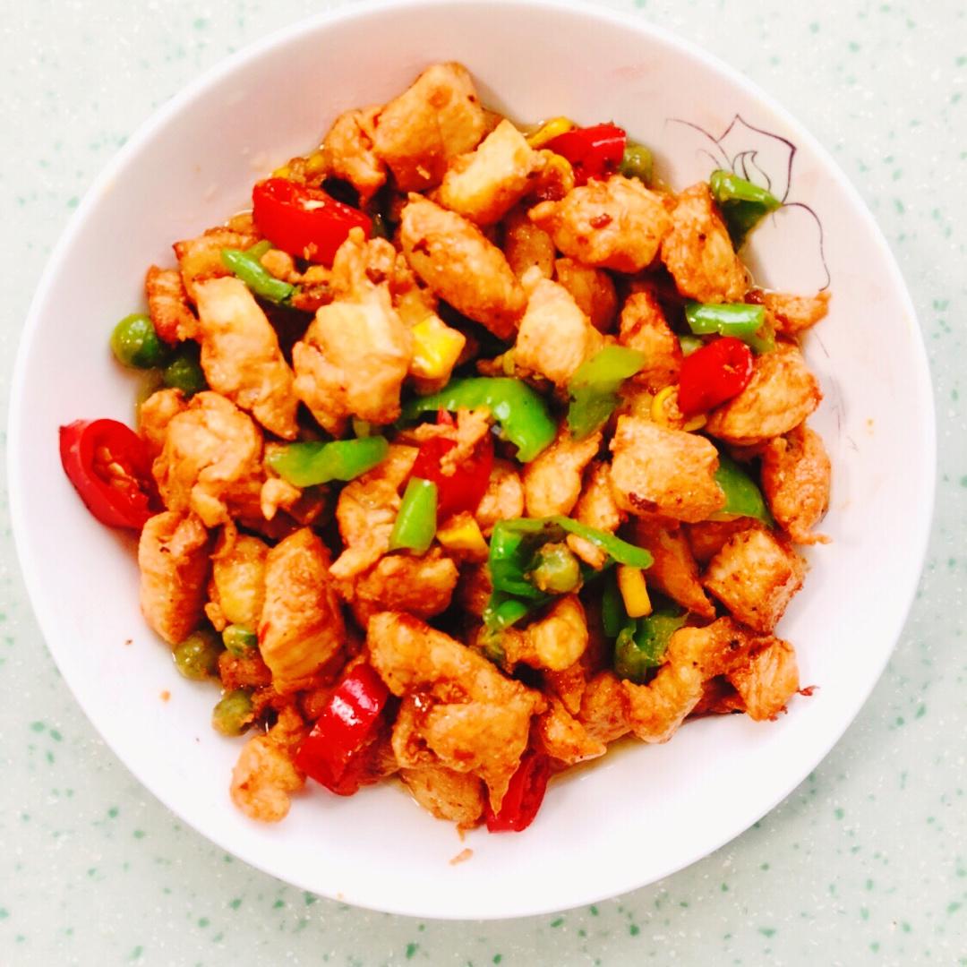 咸鲜可口的青红椒炒鸡丁