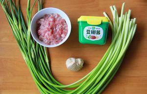 酱炒蒜苔肉丝的做法 步骤1