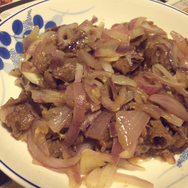 孜然洋葱炒牛肉粒