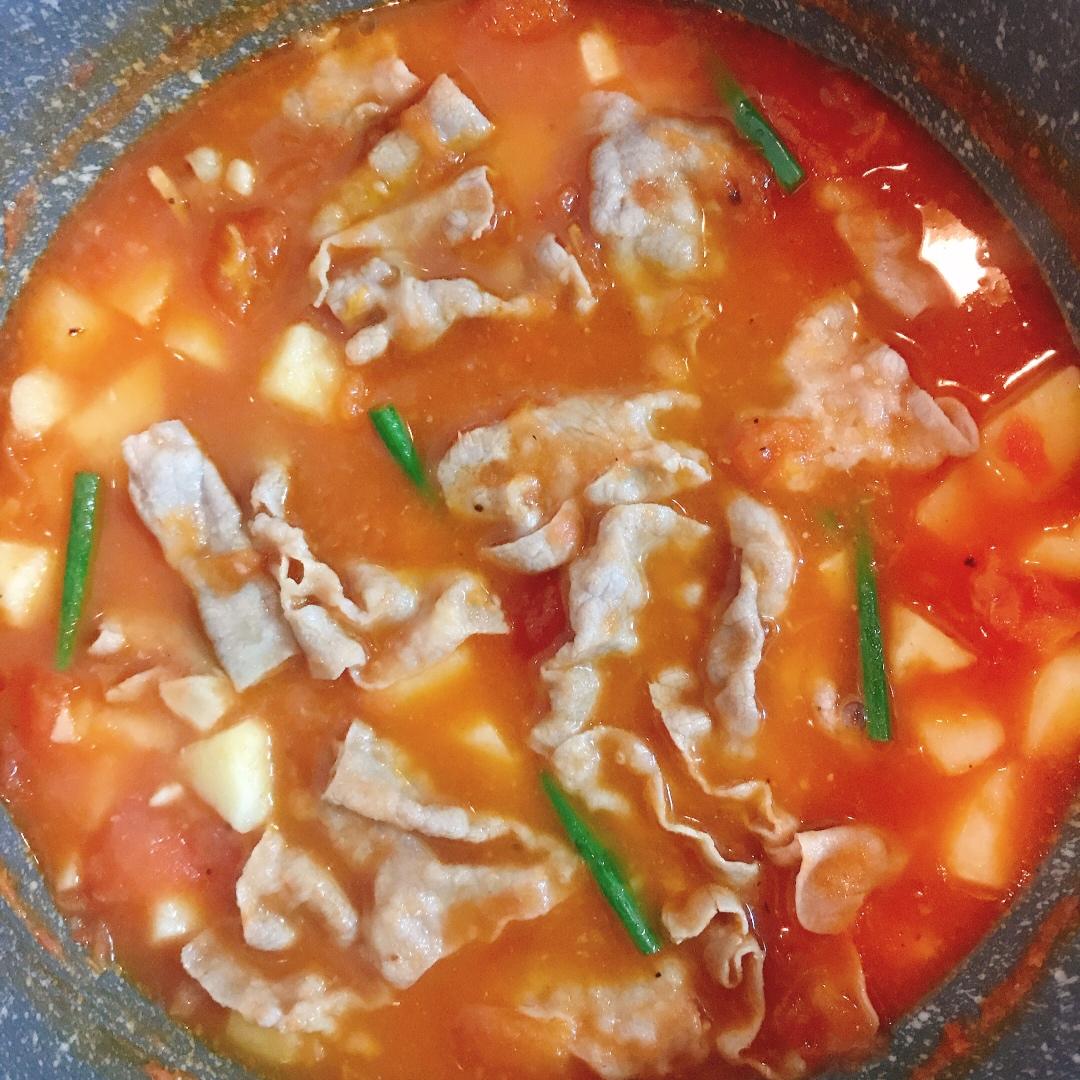 番茄土豆肥牛锅