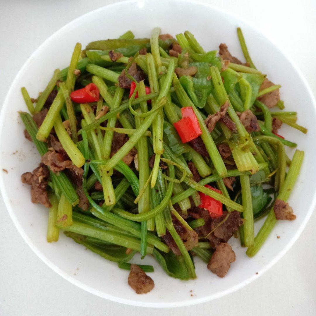芹菜炒肉