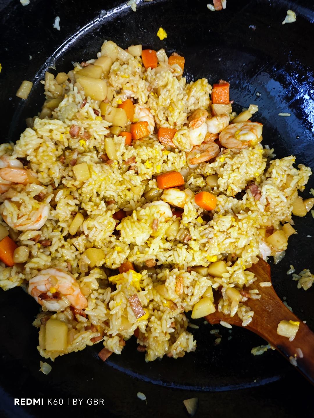 翻滚吧💥虾仁咖喱炒饭