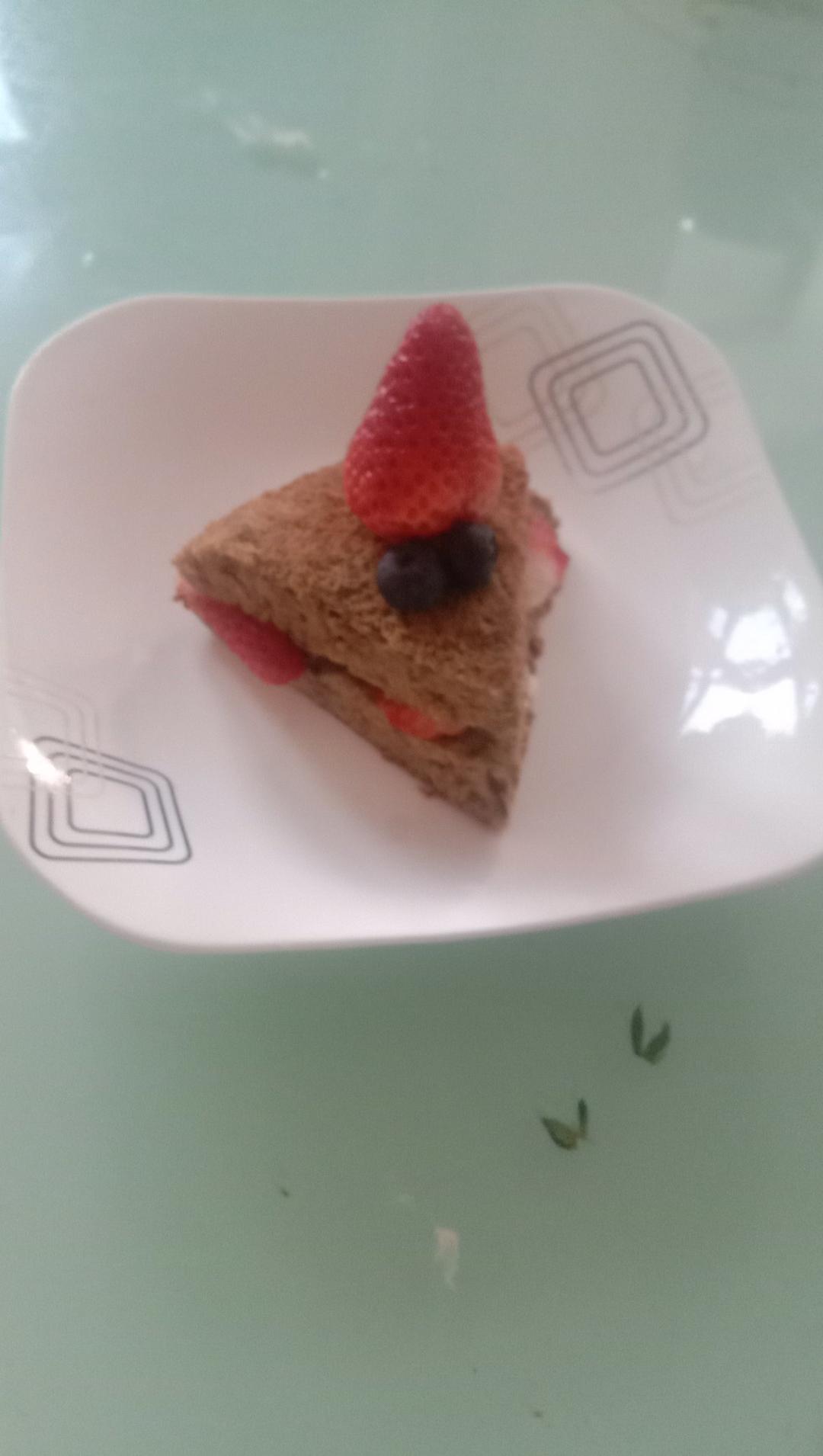 8寸三层红丝绒水果蛋糕【超详尽做法】【DIY生日蛋糕】