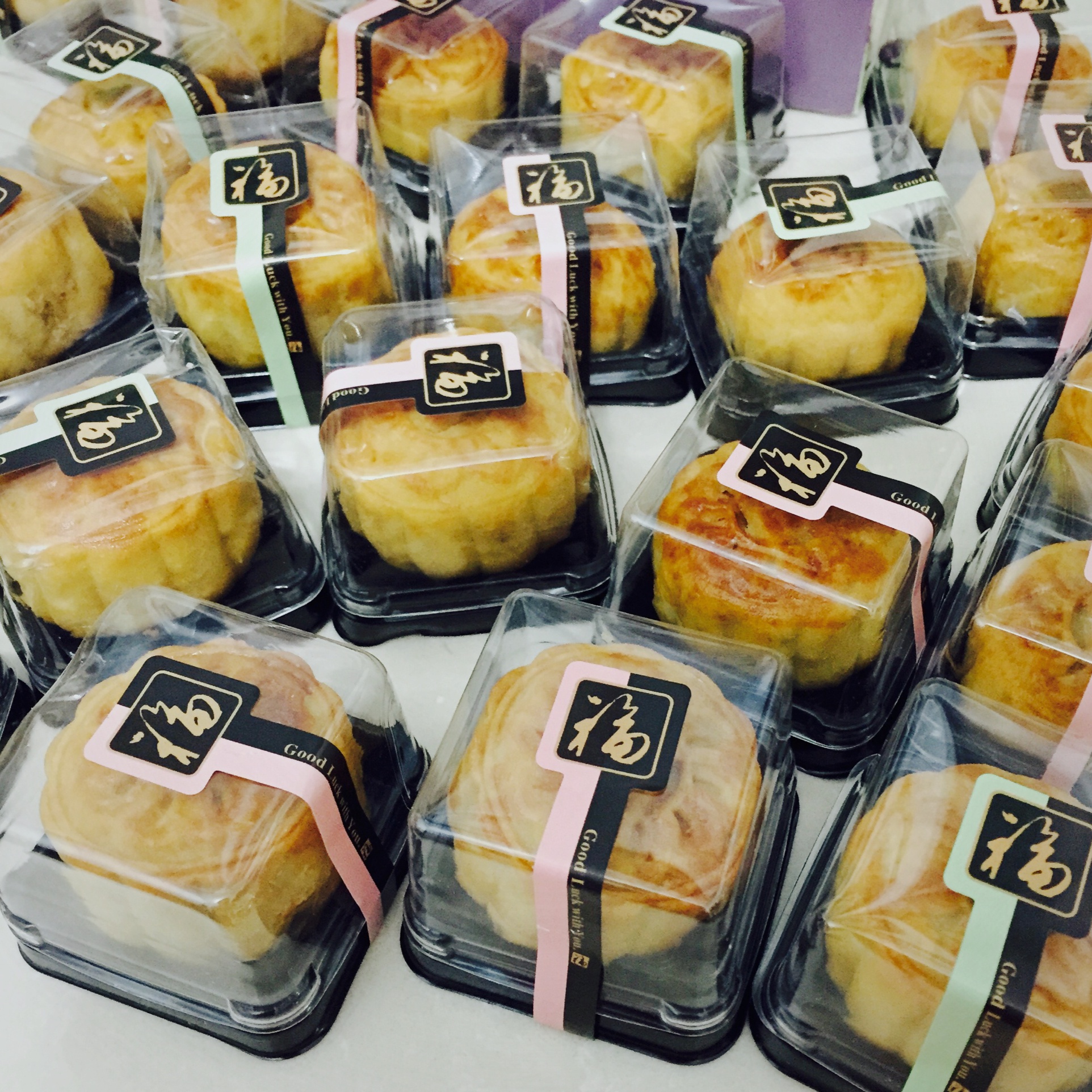 广式月饼—蛋黄莲蓉月饼