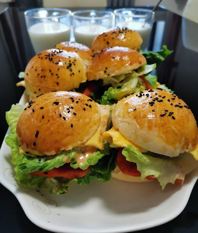 自制营养肉饼汉堡包