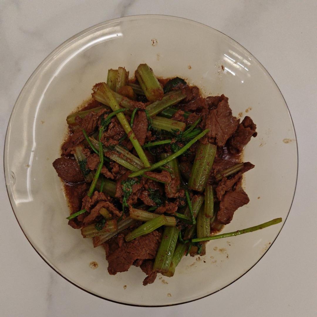 不才·芹菜小炒黄牛肉
