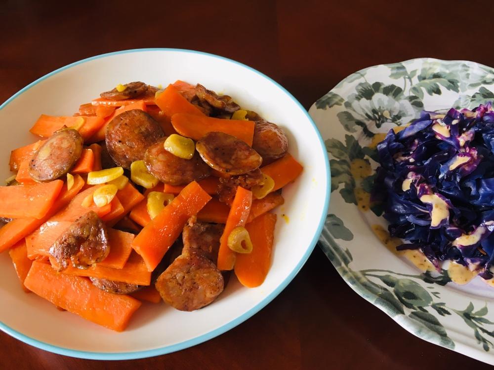 胡萝卜蒜苗炒腊肠