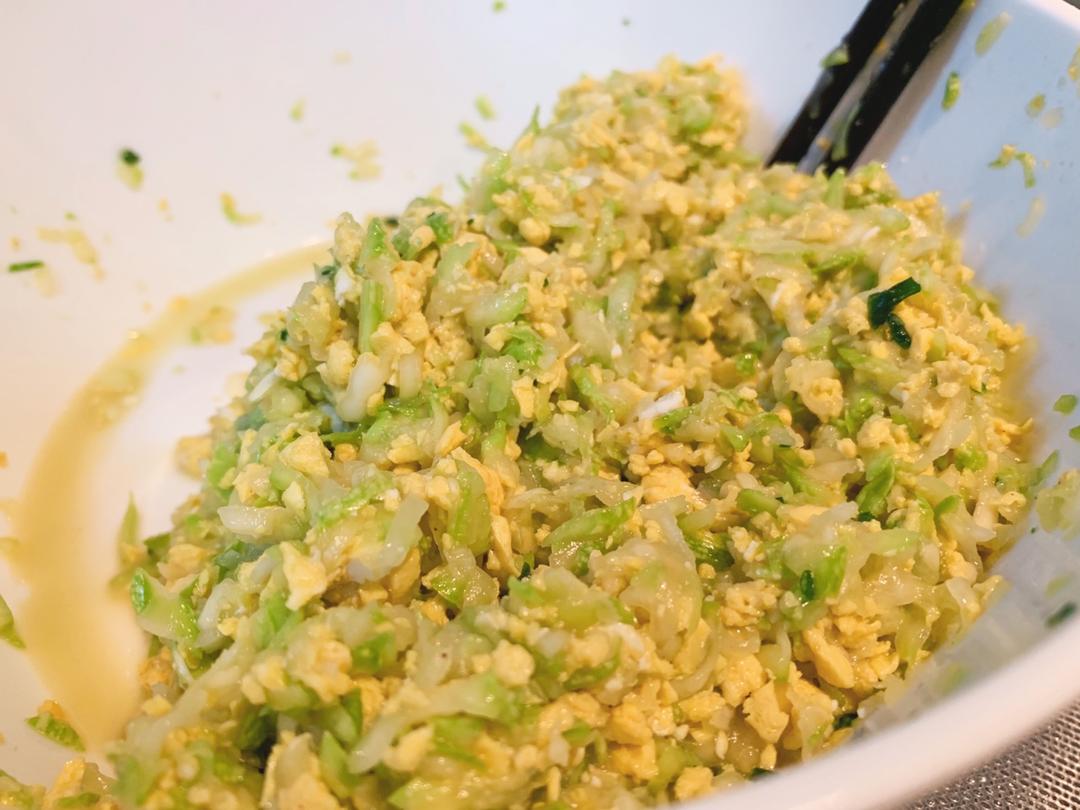 西葫芦鸡蛋虾皮饺子