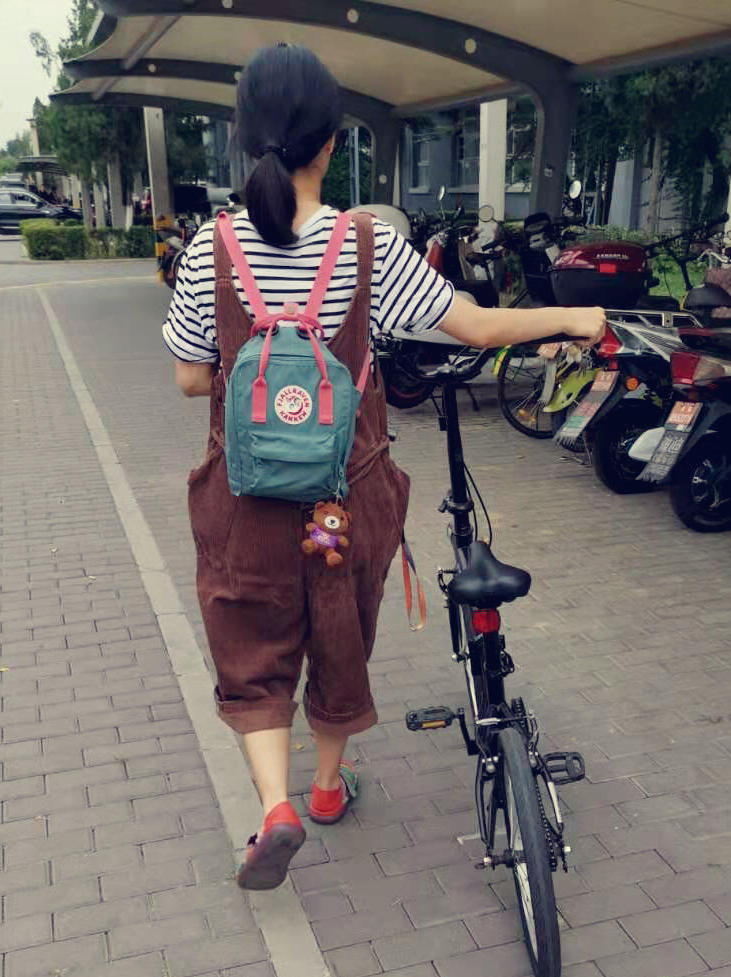 打铆钉的小胖子