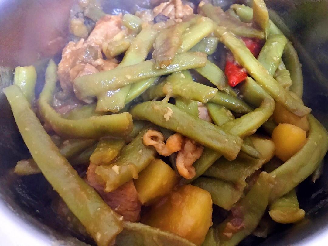 土豆芸豆五花肉