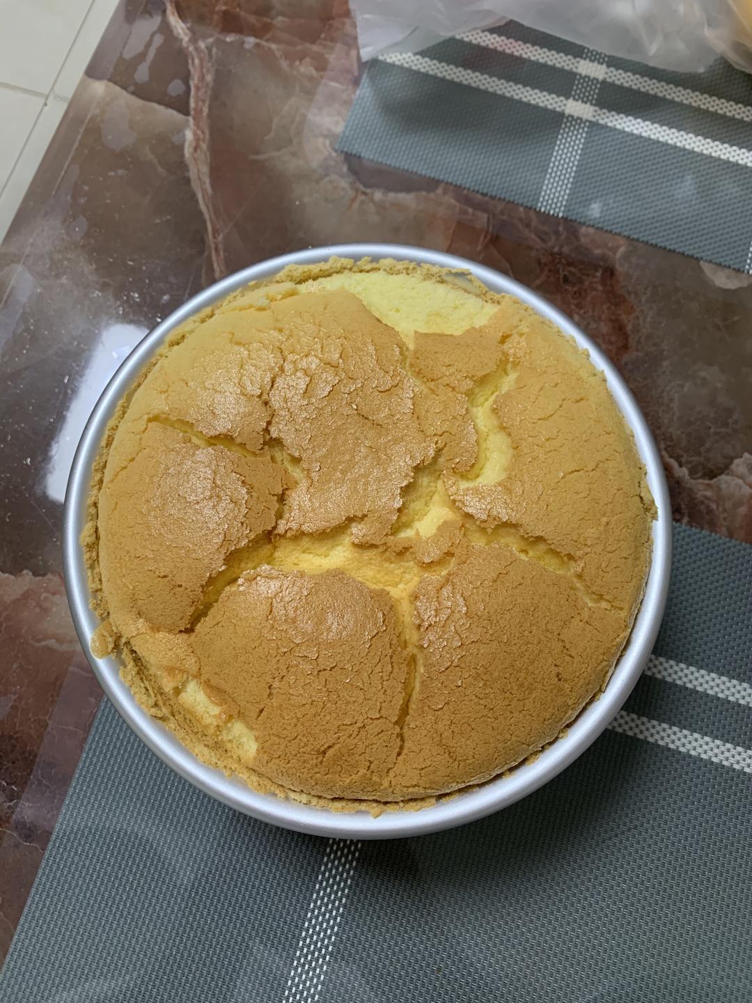 新手也能做的6寸戚风蛋糕，柔软细腻，蓬松口感，超好吃
