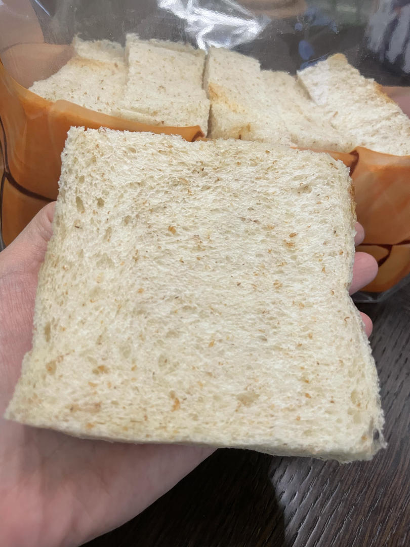 柔软的蜂蜜牛乳全麦吐司