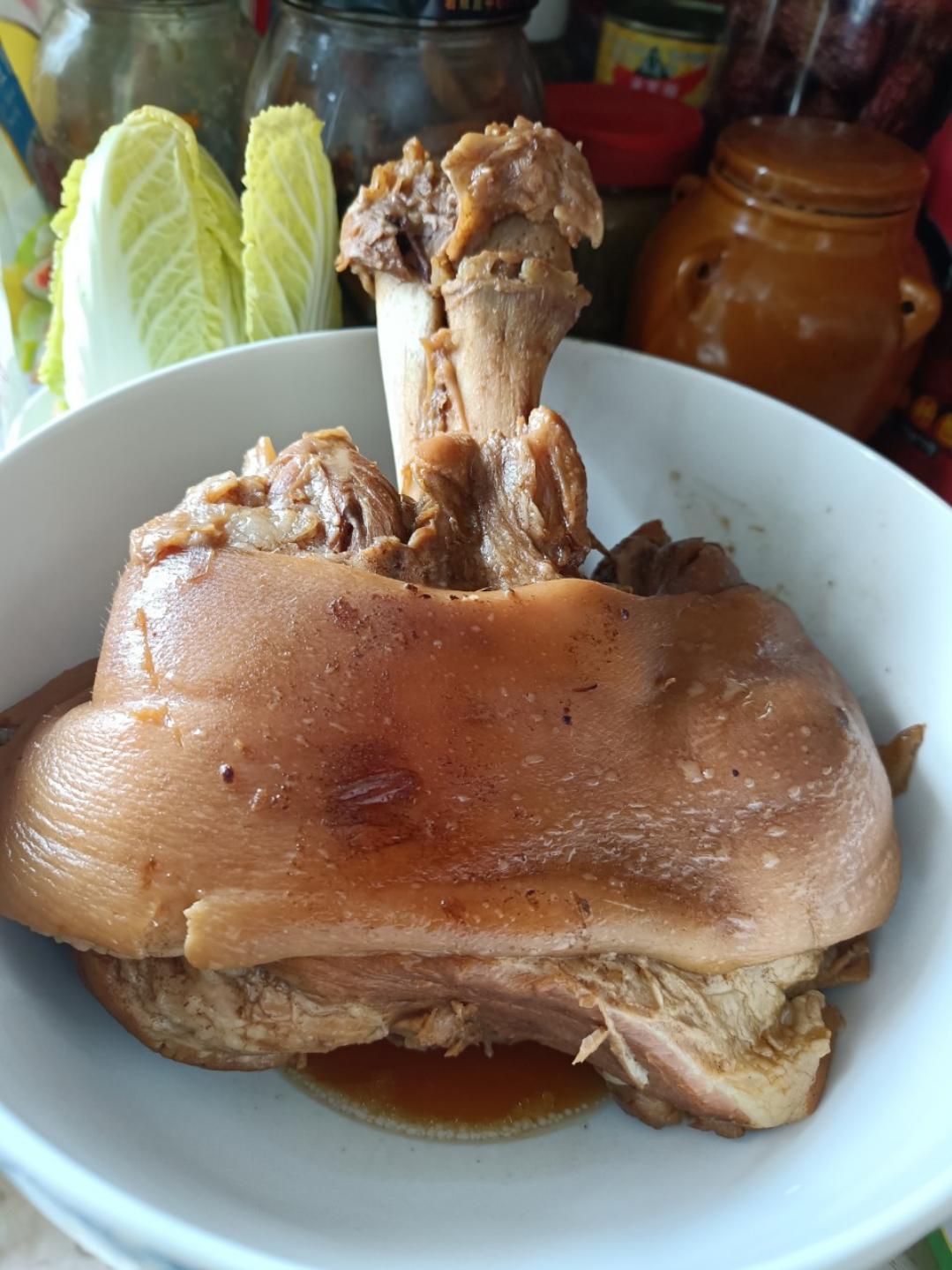 电压力锅焖红烧猪肘子