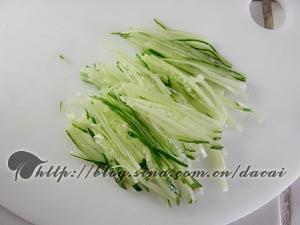 蒜泥白肉卷的做法 步骤4