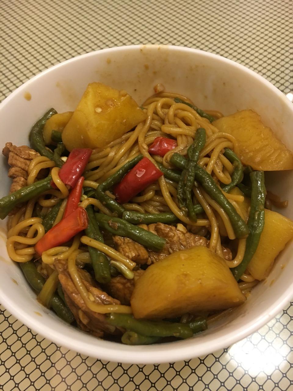 【豆角焖面】