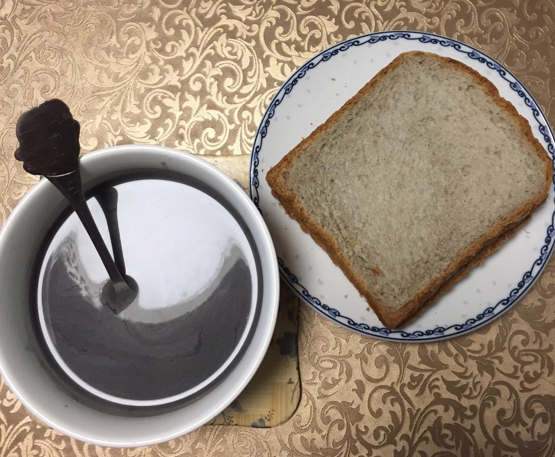 黑芝麻糊全麦吐司
