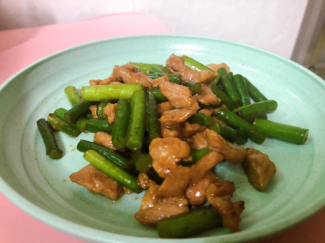 妈妈牌蒜薹炒肉