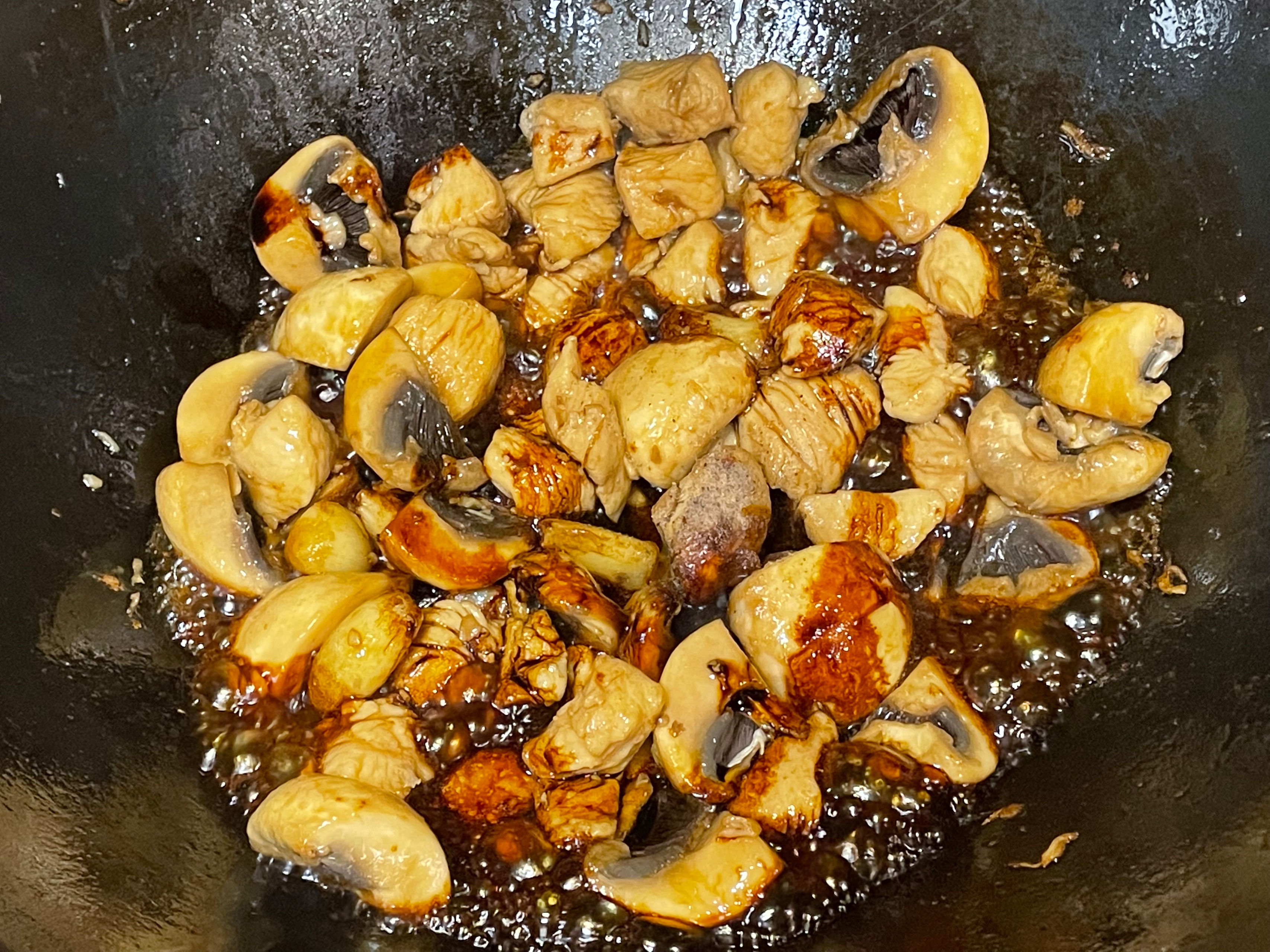 【减脂餐】鸡胸肉炒口蘑的做法 步骤8