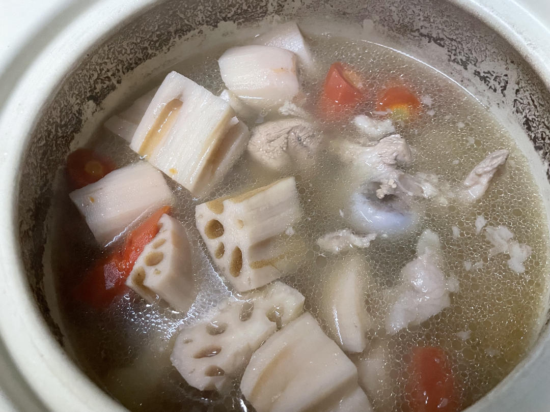 厨师长分享："莲藕排骨汤"的家常做法，味道很赞火候足
