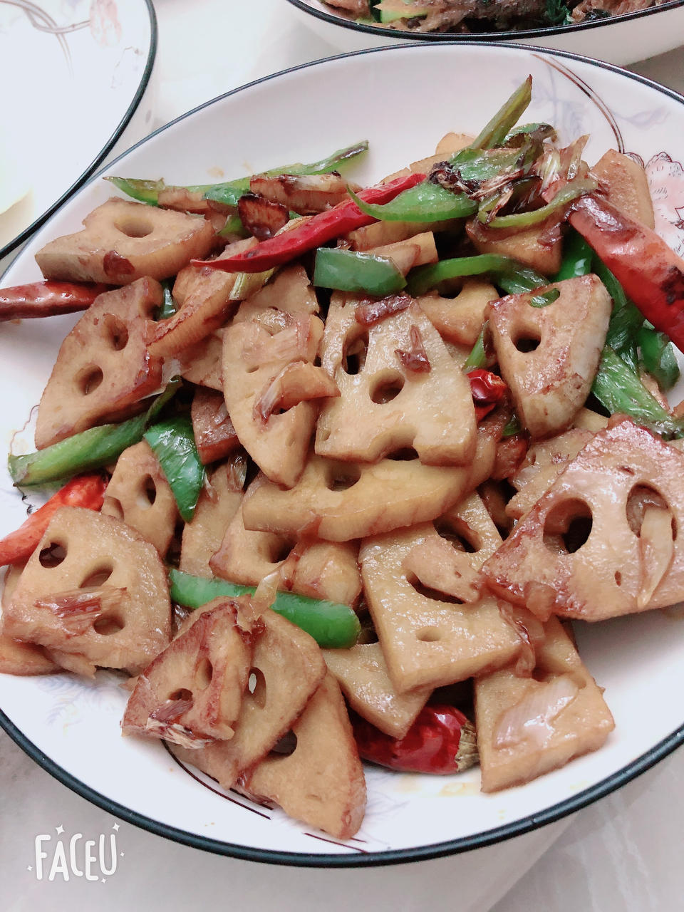 家常快手菜小炒藕丁真香