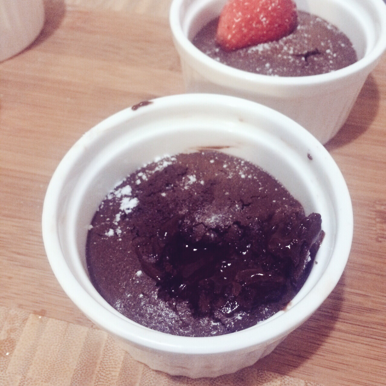 给妹子群的巧克力熔岩蛋糕