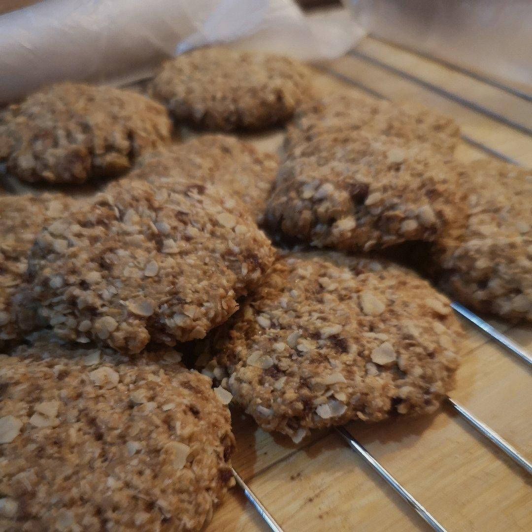 素食:有机燕麦芝麻大饼干