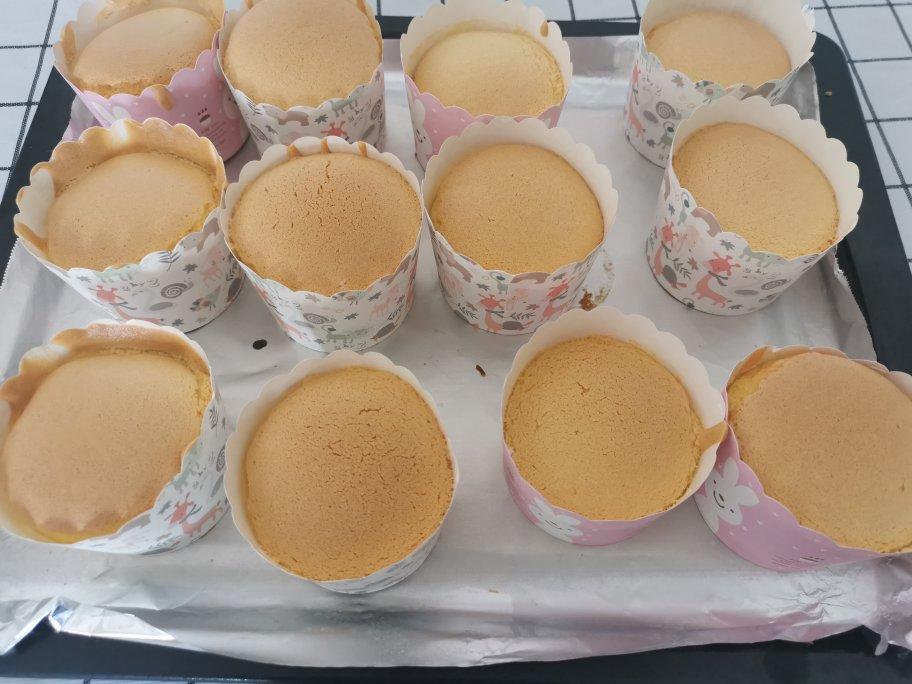 纸杯蛋糕 8寸戚风蛋糕的量