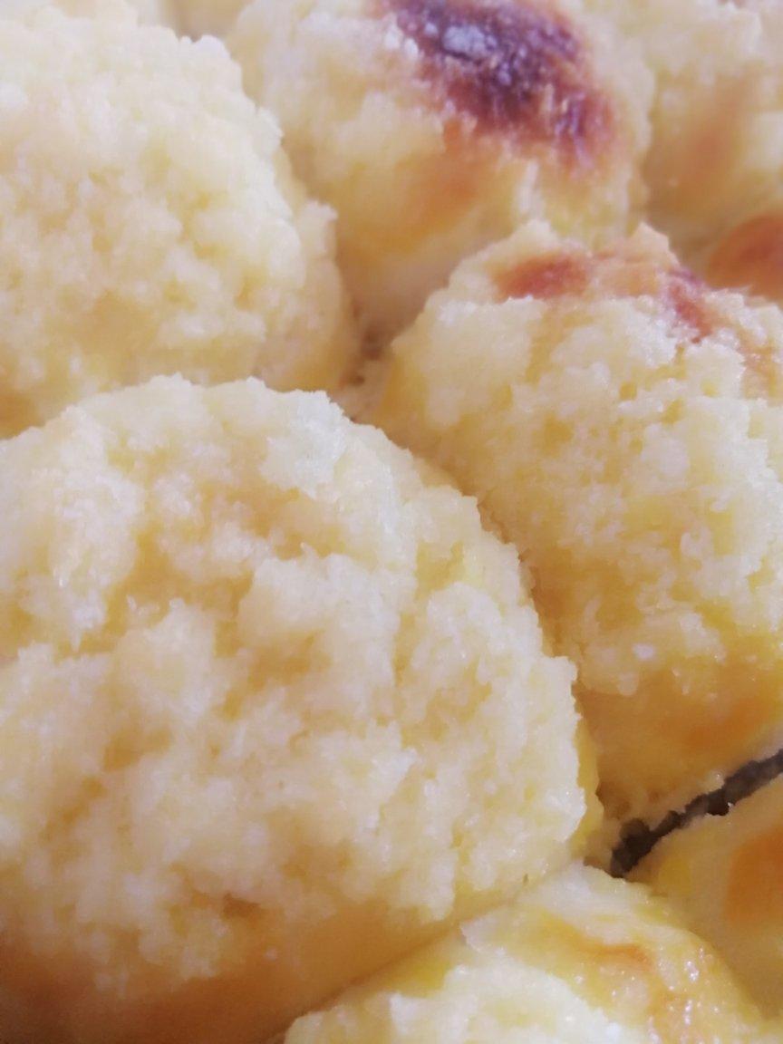 椰蓉蜜豆泡浆面包