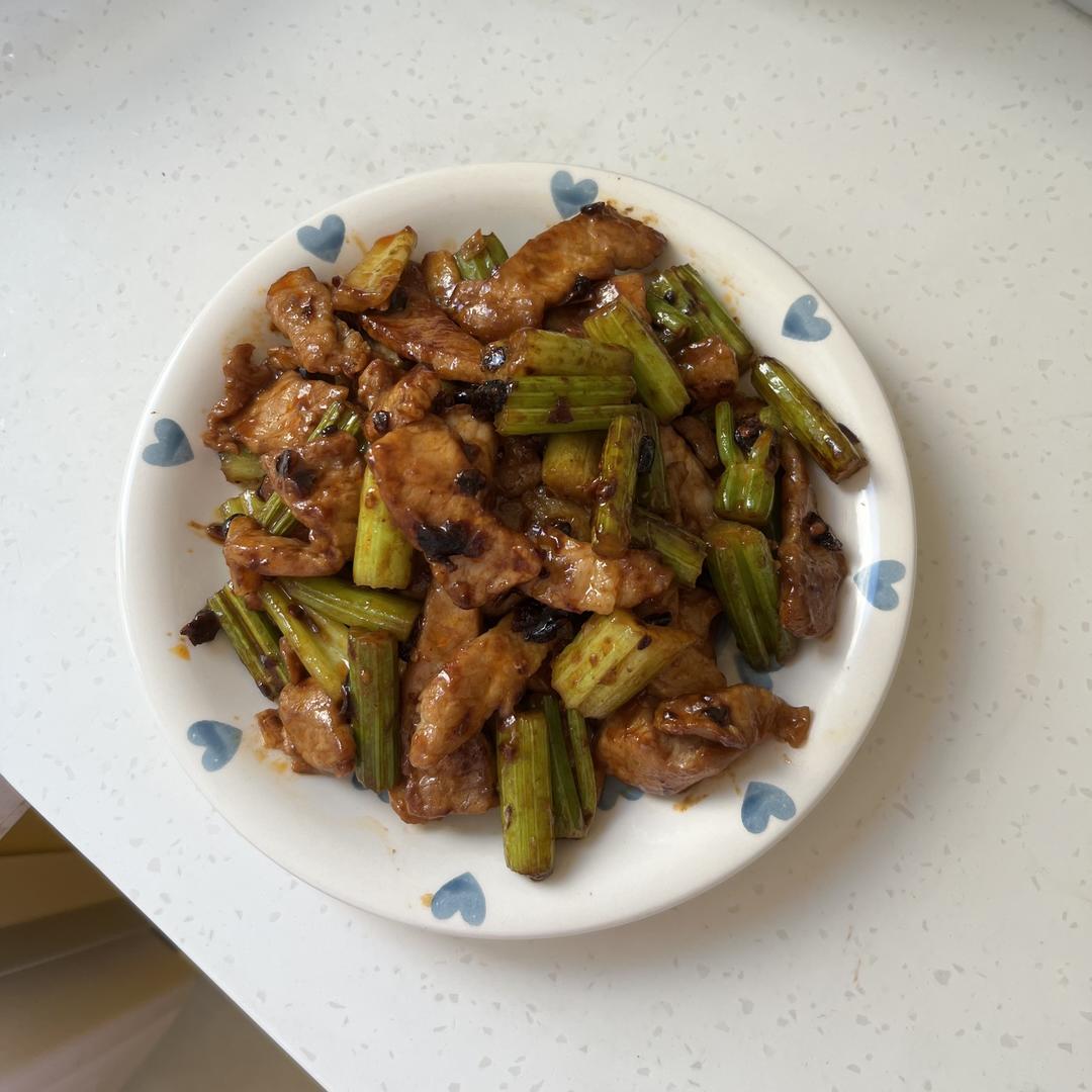 下饭芹菜炒肉