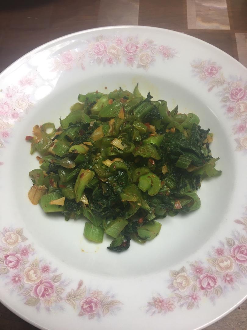 清炒翠绿芥菜
