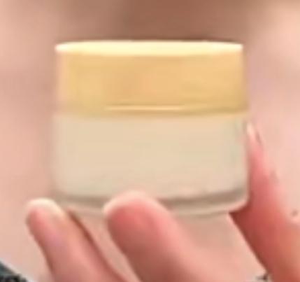 黄芪霜，柿子叶猪油膏（或用凡士林，椰子油替代猪油），武则天面脂，玫瑰紫草面霜