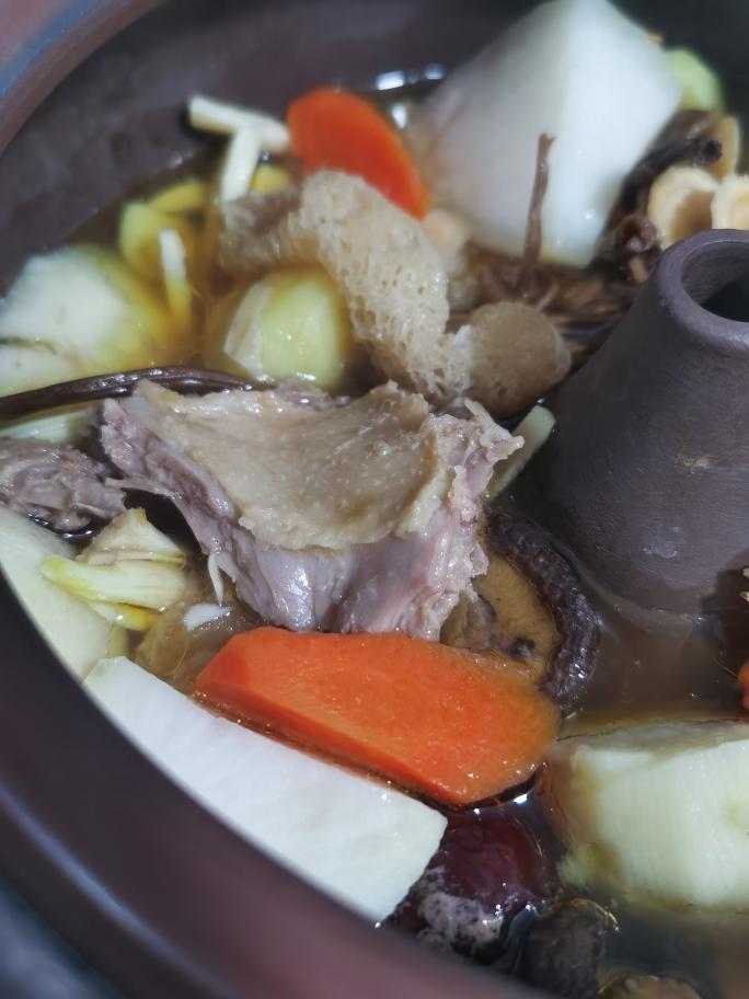 小美菌菇汽锅鸽子的做法